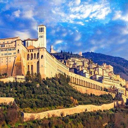 Suite Comunicanti, Tra Antico E Moderno أسيسي المظهر الخارجي الصورة